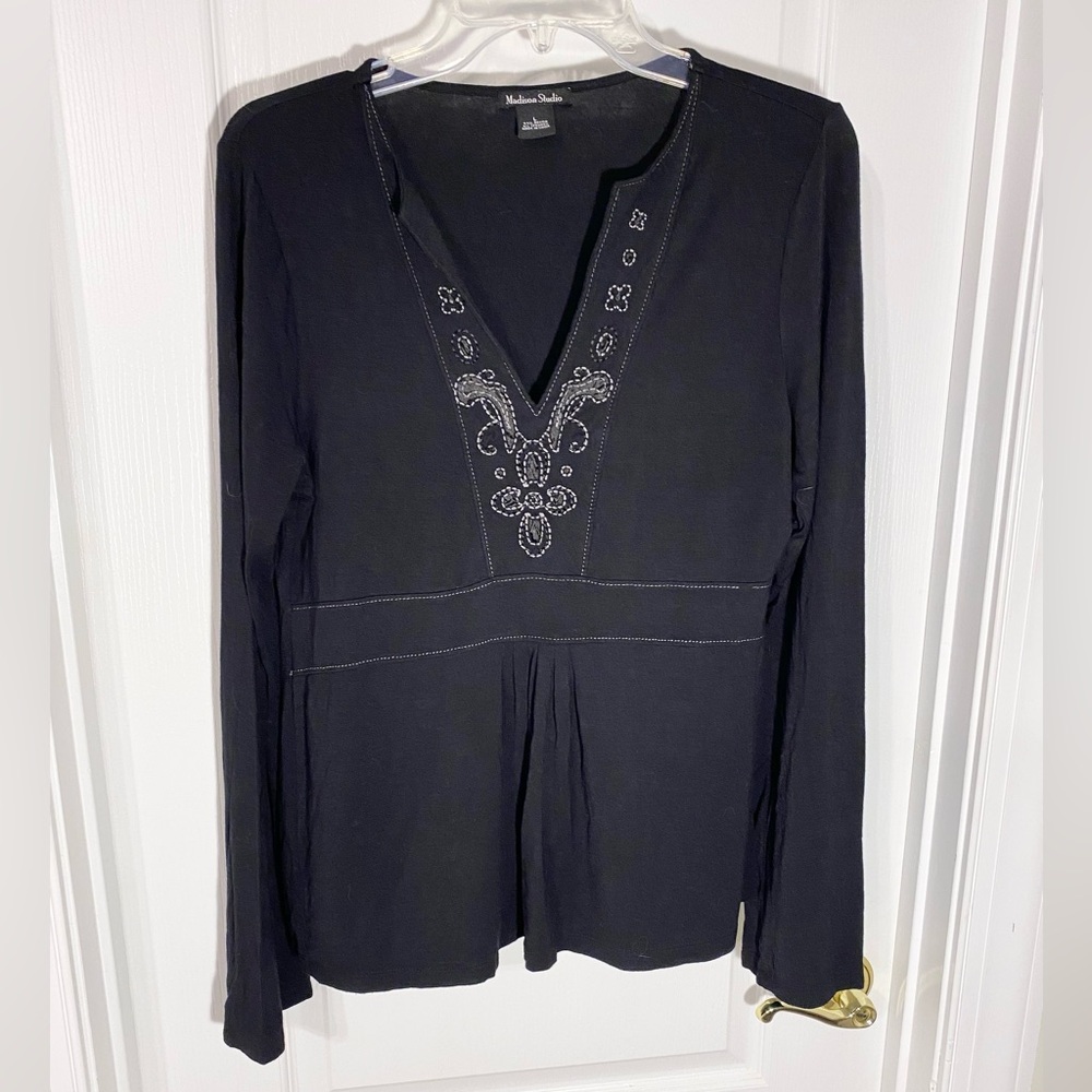 Y2K Madison Embroidered Bell Sleeve Empire Waist Split Neck Knit Top Black Large